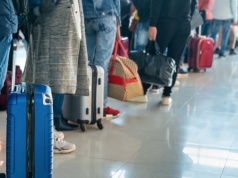 Zrezygnowali z wycieczki przez Bliski Wschód. Usłyszeli, że pieniędzy nie odzyskają