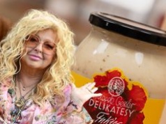 Zamówiliśmy barszcz od Magdy Gessler. Zobacz, co znaleźliśmy w środku