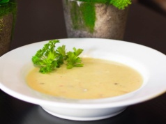 Ta zupa z kiszonej kapusty może być hitem Wielkanocy. Sekret tkwi w jednym dodatku