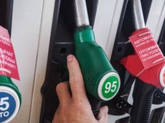 Ustawy o obniżce cen paliw weszły w życie