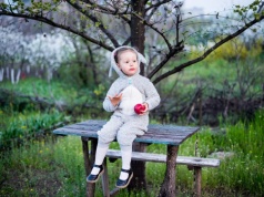 Wiosenne kostiumy dla dzieci, które wyglądają jak ze sklepu. Sprawdź, jak łatwo przygotować je w domu