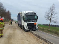 Zablokowana droga wojewódzka nr 812 w Korolówce Osadzie. Utrudnienia i objazdy dla kierowców