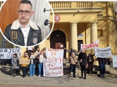 Pacjenci wyszli na ulicę. Chcą powrotu znanego ortopedy do szpitala. "Czekamy na operacje"