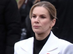 Fundacja Marty Nawrockiej pod obserwacją. Lokalizacja rachunku bankowego budzi wątpliwości