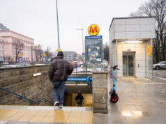 Wypadek w metrze. Długie utrudnienia i ewakuacja w tunelu