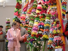 Pierwsza Dama wzięła udział w prezentacji palm kurpiowskich!