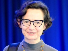 Znana pisarka i aktywistka zostanie mamą. Jej partnerka jest w ciąży