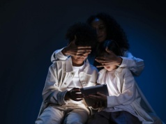 Prywatna szkoła daje 10% zniżki za używanie dzieci do marketingu. Internauci nie kryją oburzenia