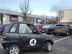 Samochód na baterie z jednorazowych e-papierosów. Eksperyment YouTubera