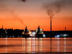 Rosyjski tankowiec dopływa do Kuby. Omija blokadę USA