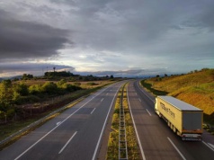 Wynagrodzenia kierowców i tachografy, czyli transport drogowy pod presją kosztów