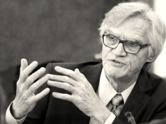 Nie żyje prof. Kazimierz Nowaczyk. "Jestem wstrząśnięty"