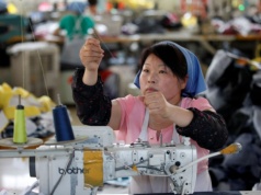 Chiny ostrzegają – ubrania będą droższe przez wojnę w Zatoce Perskiej