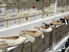 W tych wsuwanych bucikach z promocji stopa odpocznie - to hit Lasockiego, a co w CCC?