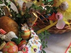 Co do święconki? Co trzeba włożyć do koszyczka wielkanocnego?