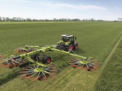 Claas Liner 4700 Business: bardzo wydajna zgrabiarka o szerokości 12,7 m. Dla kogo?