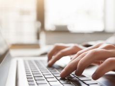 "Spytajcie Żabki, jak oni to robią". Pacjentka pisze petycję, ministerstwo odpowiada