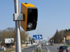 Najbardziej znienawidzony fotoradar w Polsce znów zniszczony. Monitoring nie pomógł