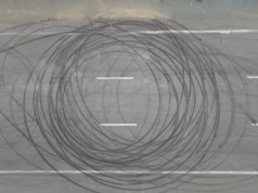 Drift, poślizg i popisy za kierownicą będą surowo karane