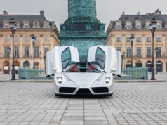 Jedno z dziewięciu na świecie. Wyjątkowe Ferrari Enzo szuka nowego właściciela