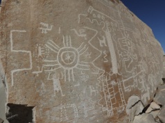 Kosmowizja ukryta w petroglifach Toro Muerto