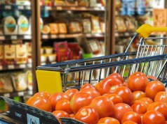 PiS chce obniżyć VAT na żywność do 0%. Czy to realne?