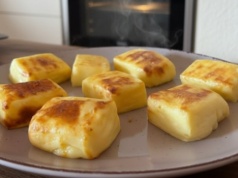 Pieczone mleko to domowy hit. Stary przepis wraca do łask. Deser zrobi się sam