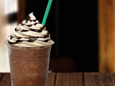 Trzcina zamiast plastiku. Jak uniknąć opłaty SUP w gastronomii? (WIDEO)