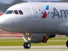 Lot American Airlines do Chicago zakłócony przez niespokojnego pasażera. Samolot awaryjnie lądował w Michigan