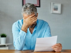 Polacy zalegają 870 mln zł ubezpieczycielom. Raport KRD