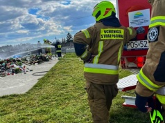 Pożar w śmieciarce. Świetna reakcja obsługi (ZDJĘCIA)