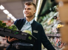 Pracownicy supermarketów mogą stracić pracę przez nowe prawa pracownicze