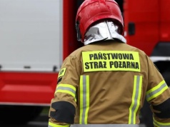 Pożar w szkole na ul. Budziwojskiej. Zapaliła się część dachu