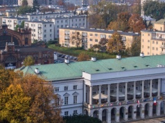 Kolos na torach, czyli jak warszawski pałac "przestawić" postanowiono