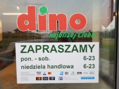 Kontrole w Dino: ponad tysiąc decyzji PIP i zarzuty dotyczące warunków pracy