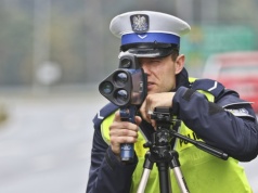 Międzyrzecz. Ciężka noga młodego kierowcy, ale za to lżej w portfelu i będzie dużo zdrowiej