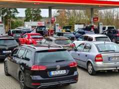 Przygraniczne stacje oblężone. Niemcy ruszyli do Polski po tanie paliwo