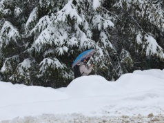Całe Tatry zamknięte dla turystów; śnieg i znaczne zagrożenie lawinowe 