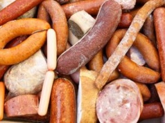 Widzisz biały nalot na kiełbasie? Nie każdy wie, o czym to świadczy