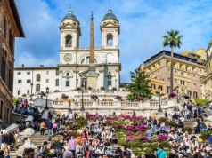 Wyjazdowe plany Polaków na Wielkanoc. Zyskały kraje o silnych tradycjach katolickich