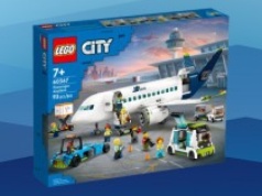 LEGO City Samolot pasażerski za 299,90 zł (cena katalogowa 429,99 zł) w Media Expert