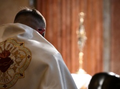 Papieska intencja modlitewna na kwiecień: za kapłanów w kryzysie