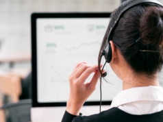 Rozmowa z człowiekiem staje się luksusem. Tak zmienia się obsługa klienta