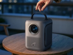 Nowy tani projektor Anker Soundcore Nebula P1i wjeżdża do Europy z Google TV i sprytnymi głośnikami