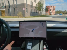 FSD dostępne w Polsce. Wystarczy kupić dongla CAN lub pobrać darmowe oprogramowanie. Korea grozi za to więzieniem