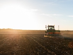Rolnik sprzedał 463-hektarowe gospodarstwo magnatowi hotelowemu. Podał jeden powód