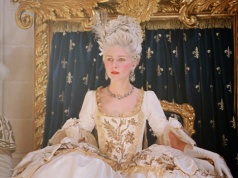 Czy można osiwieć w jednej chwili? Oto, co nauka mówi o syndromie Marii Antoniny