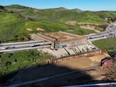 To największy most dla zwierząt. Powstaje nad 10-pasmową drogą