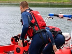 Zauważyli w wodzie kurtkę. Makabryczne odkrycie nad zalewem