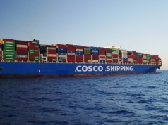 Pierwsza taka sytuacja od początku wojny. Trzy statki przepłynęły cieśninę Ormuz